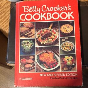 Betty Crocker Cookbook - vintage